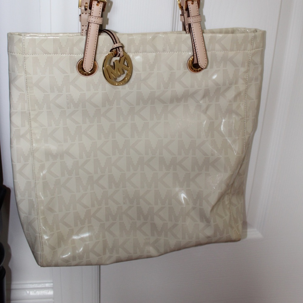 MK White Shoulder Bag